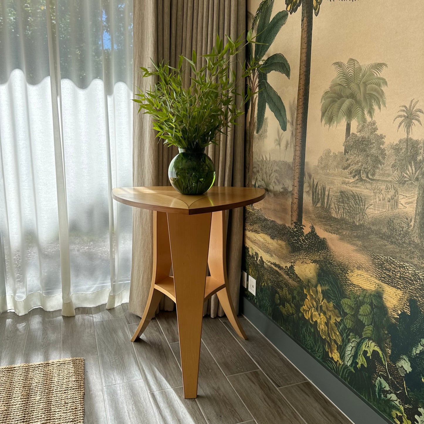 Ellipse Table