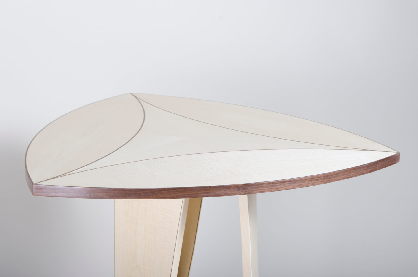 Ellipse Table